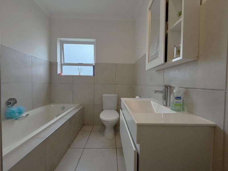 3 Bedroom Property for Sale in Heathfield Western Cape